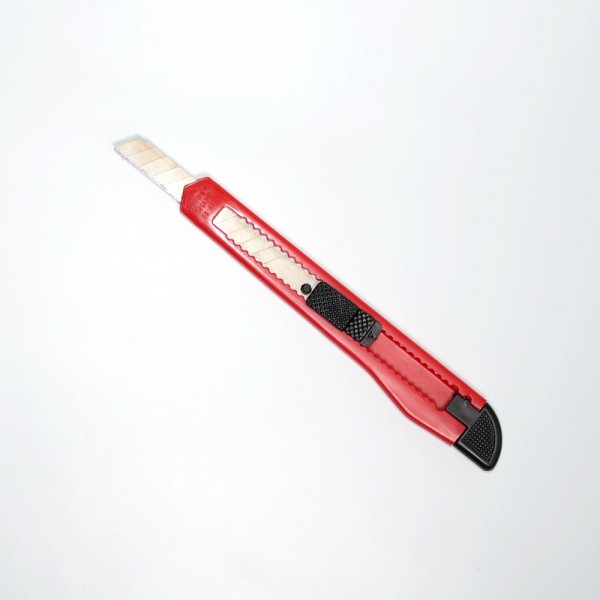 9565-hahn-sonnenschutz-werkzeuge-cuttermesser