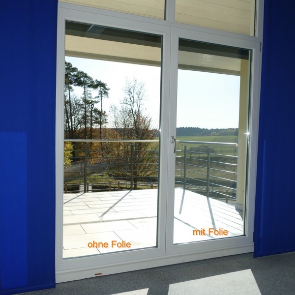 z1417-000-hahn-sonnenschutz-sonnenschutzfolie-s-440-silber-hell-aussen-innenansicht