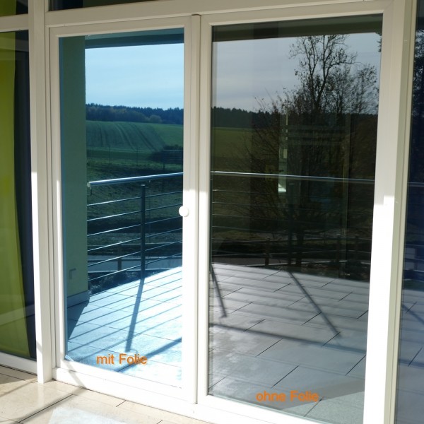 z1422-000-hahn-sonnenschutz-sonnenschutzfolie-bl20-blau-aussen-aussenansicht