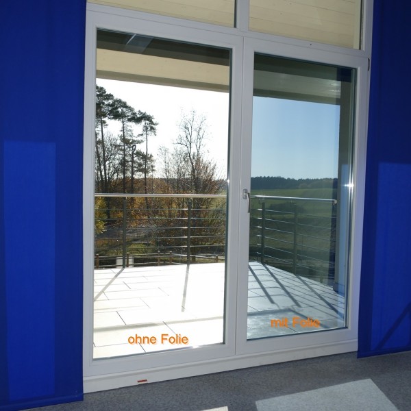 z1412-000-hahn-sonnenschutz-sonnenschutzfolie-s-20-silber-dunkel-aussen-innenansicht